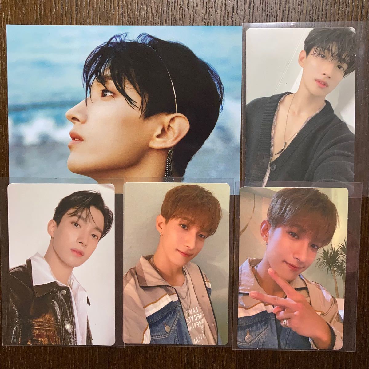 2/12まで出品 SEVENTEEN ドギョム Attacca Op 1 CARAT盤 トレカ 2/12まで出品 SEVENTEEN ドギョム Attacca Op 1 CARAT盤 トレカ