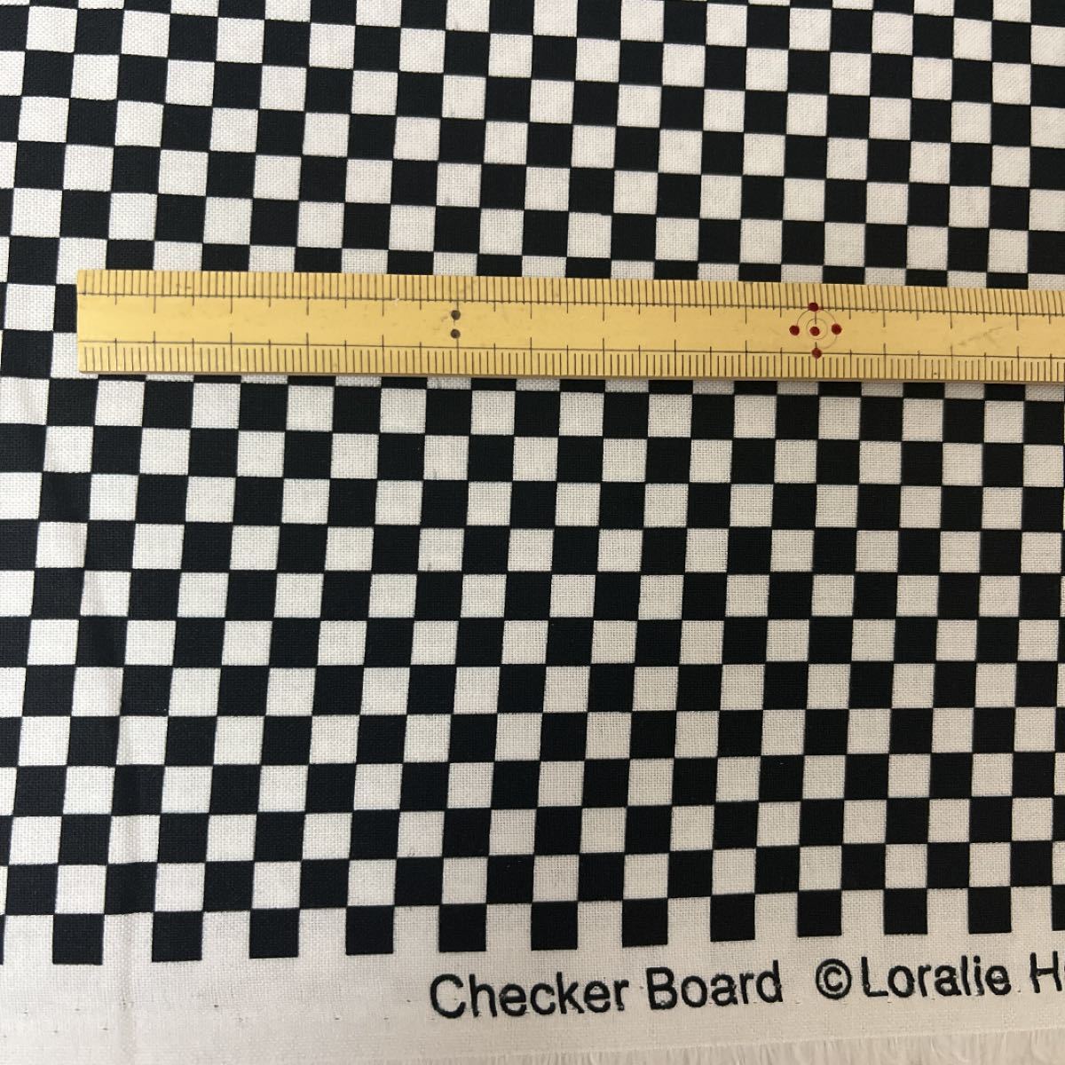 ロラライハリス　Checker Board 生地　