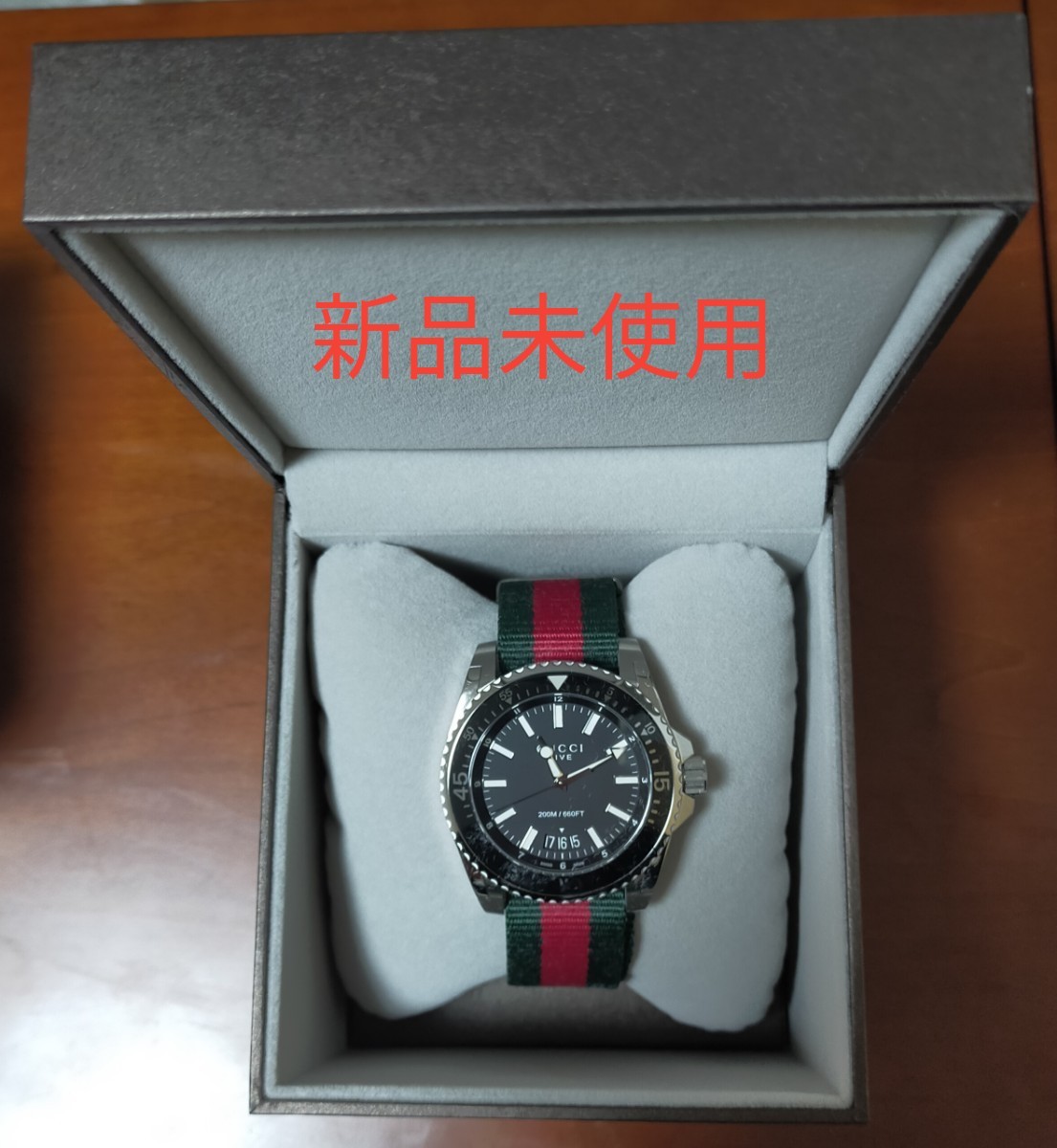 新品未使用 グッチ 腕時計 DIVE ブラック文字盤 YA136206 メンズ GUCCI