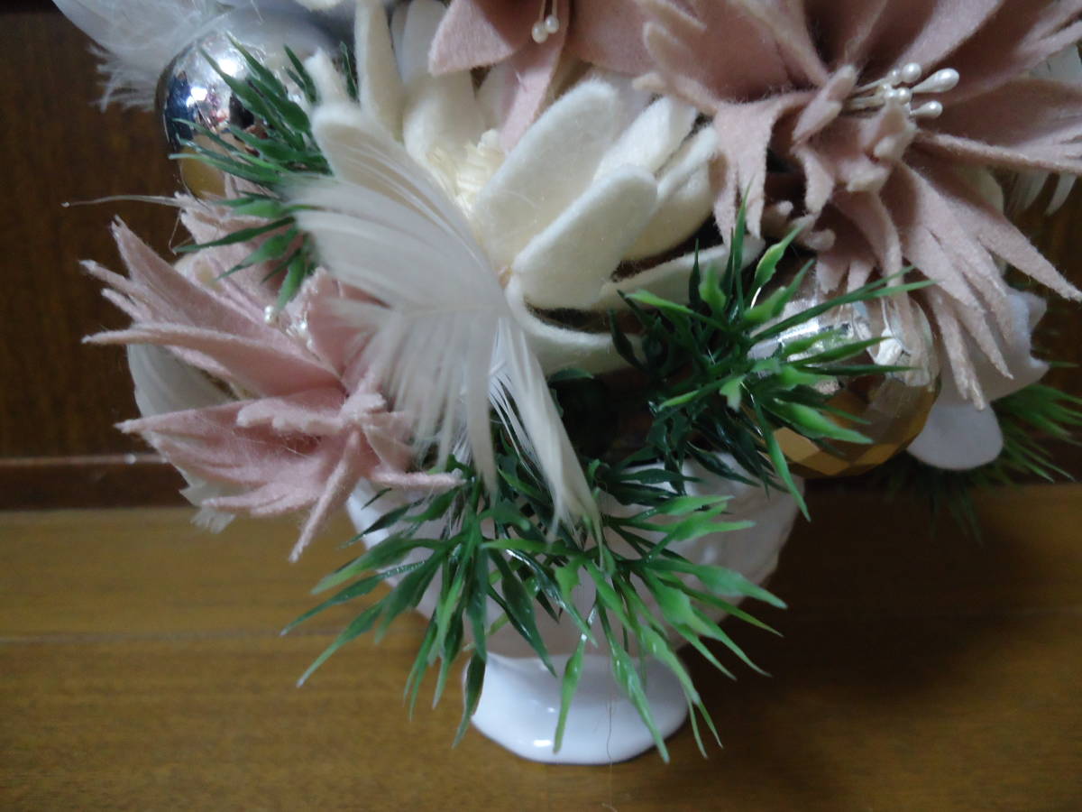 ! work adjustment!a-tifi car ru flower! artificial flower! felt . made rose! Christmas tree type! elegant! feather! arrange! ornament! final product!
