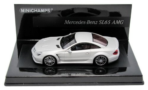 レーシングカー Minichamps Mercedes-Benz SL65 AMG Black Series (2010) in Matt Silver (1:43 Scale) Diecast Model Car