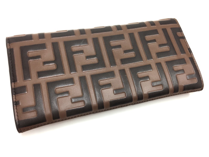 FENDI 二つ折り長財布 コンチネンタルウォレット ズッカ柄 ブラウン 型