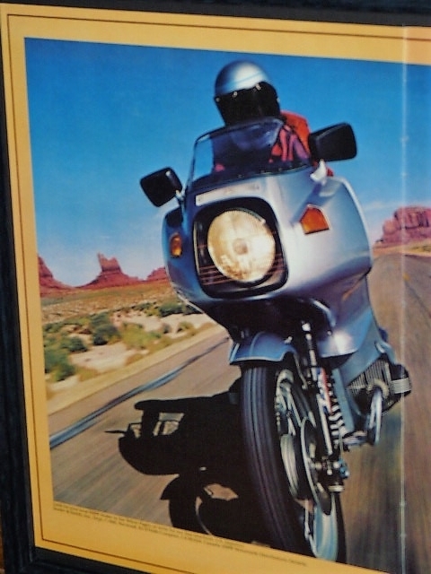 1977年 USA 70s vintage 洋書雑誌広告 額装品 BMW R100RS (A3size) / 検索用 ガレージ 店舗 看板 ディスプレイ 装飾 サイン_画像2