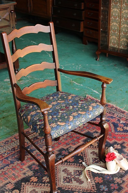 イギリスアンティーク家具 アームチェアー ラダーバック/チェア ウィリアムモリ/アンティークチェア　椅子 英国製 R-166j