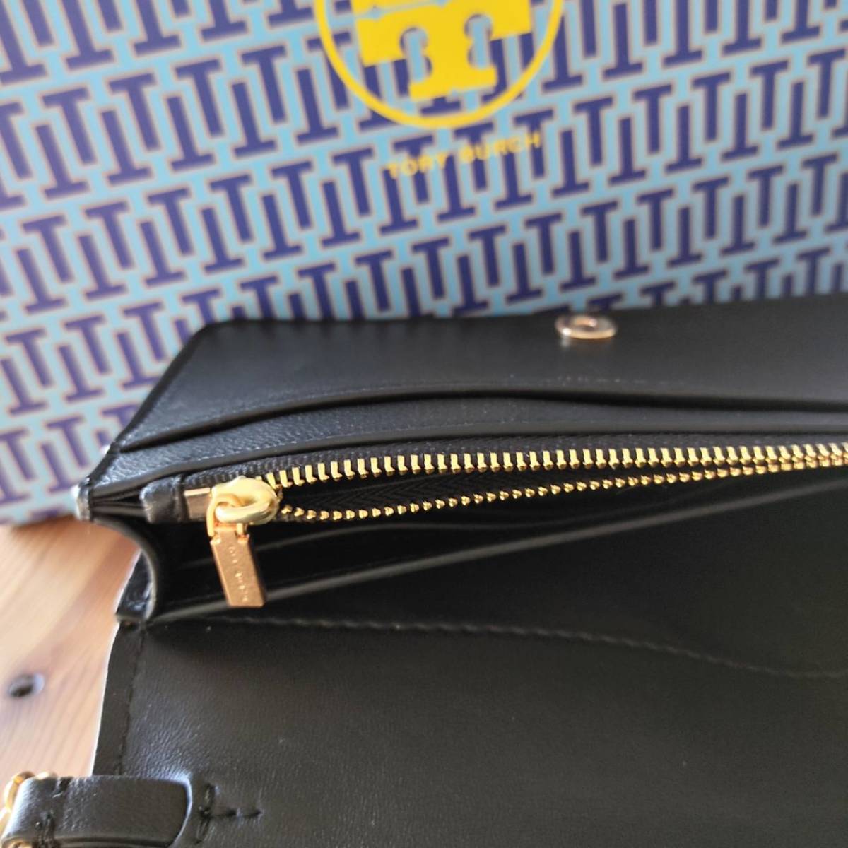 トリーバーチ 長財布 ポシェット Tory Burch タッセル付き