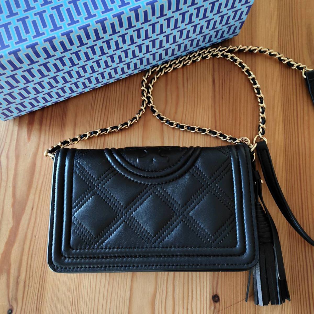 トリーバーチ 長財布 ポシェット Tory Burch タッセル付き