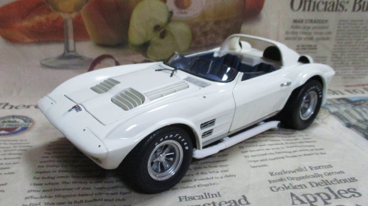 ☆絶版*EXOTO*1/18*1966 Chevy Corvette GS Roadster Prototype ホワイト
