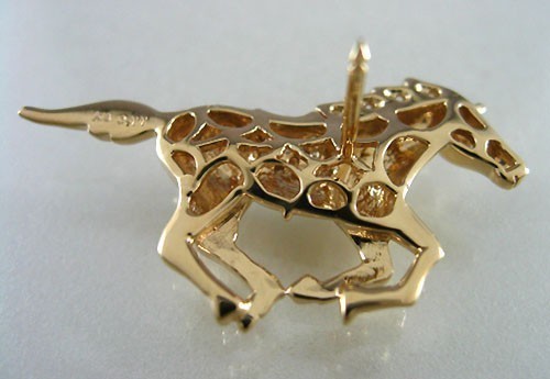K18 yellow gold hose design tie tack horse diamond 0.10ct delivery date 4 week 