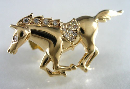 K18 yellow gold hose design tie tack horse diamond 0.10ct delivery date 4 week 