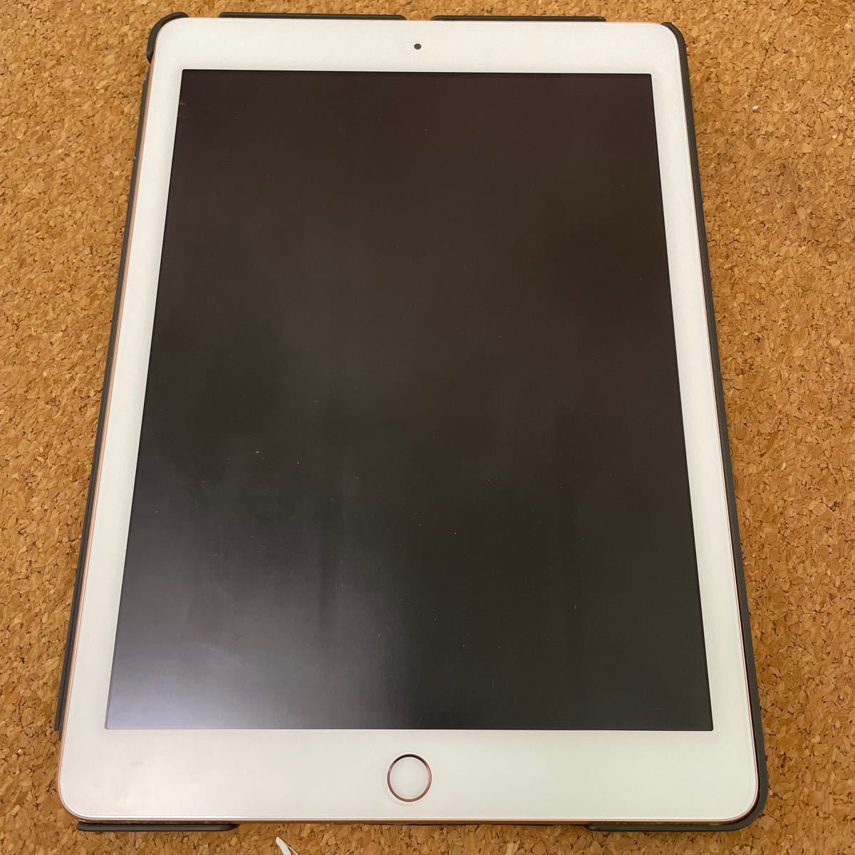 割引購入 第6世代 iPad ケース、純正カバー付き 32GB Wi-Fi