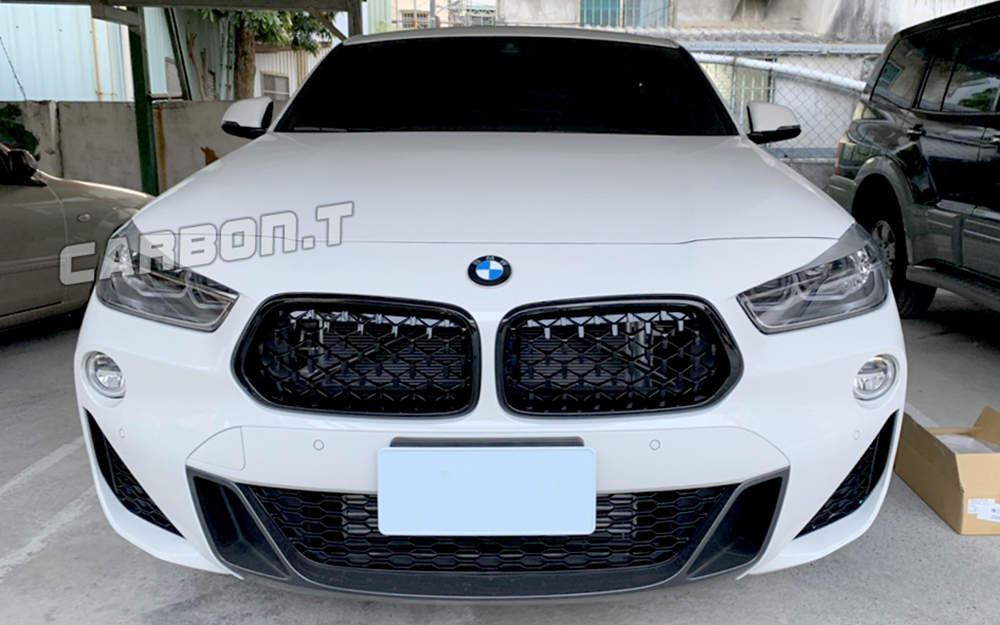 2018~ BMW X2 F39用 ブラックダイヤモンド 光沢黒 フロント キドニー グリル 左右セット_画像1