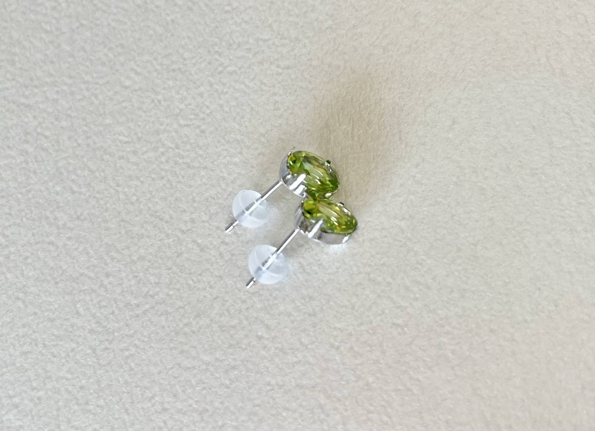 ペリドットピアス pt900 プラチナピアス5mm×7mm オーバルピアス ペリドットピアス_画像2