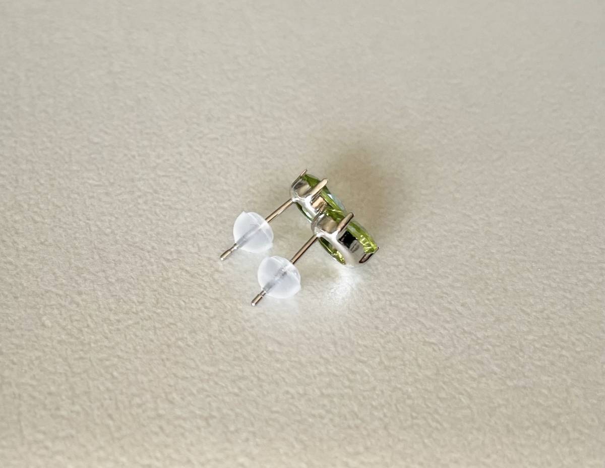 ペリドットピアス pt900 プラチナピアス5mm×7mm オーバルピアス ペリドットピアス_画像4