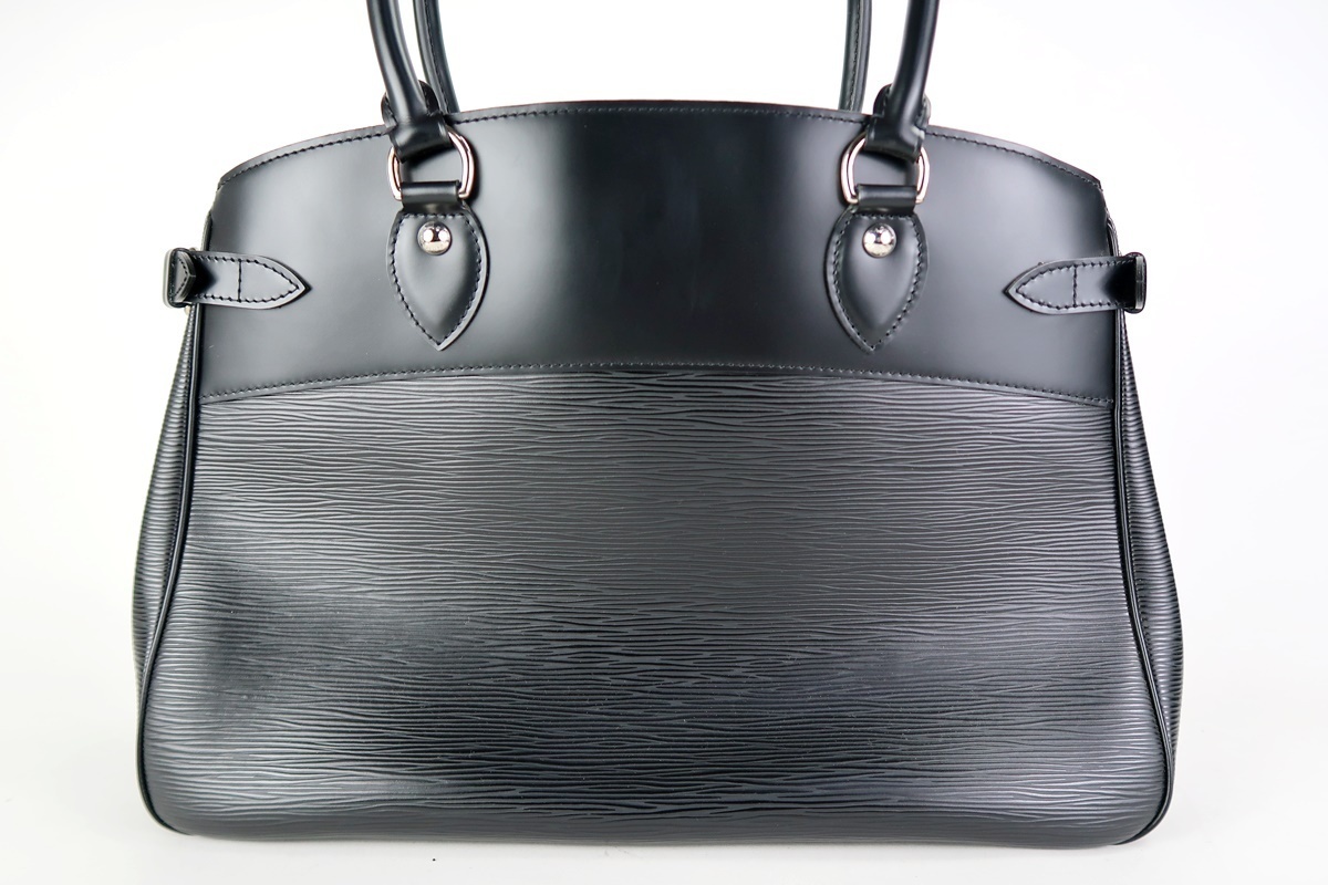 新品同様・未使用】LOUIS VUITTON ヴィトン フランス製 エピ パッシー