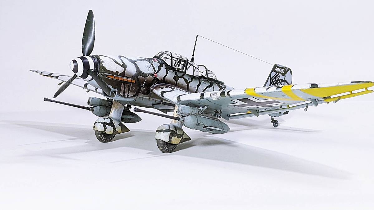 ユンカース Ju87G-2 スツーカ 冬季迷彩 1/48 完成品
