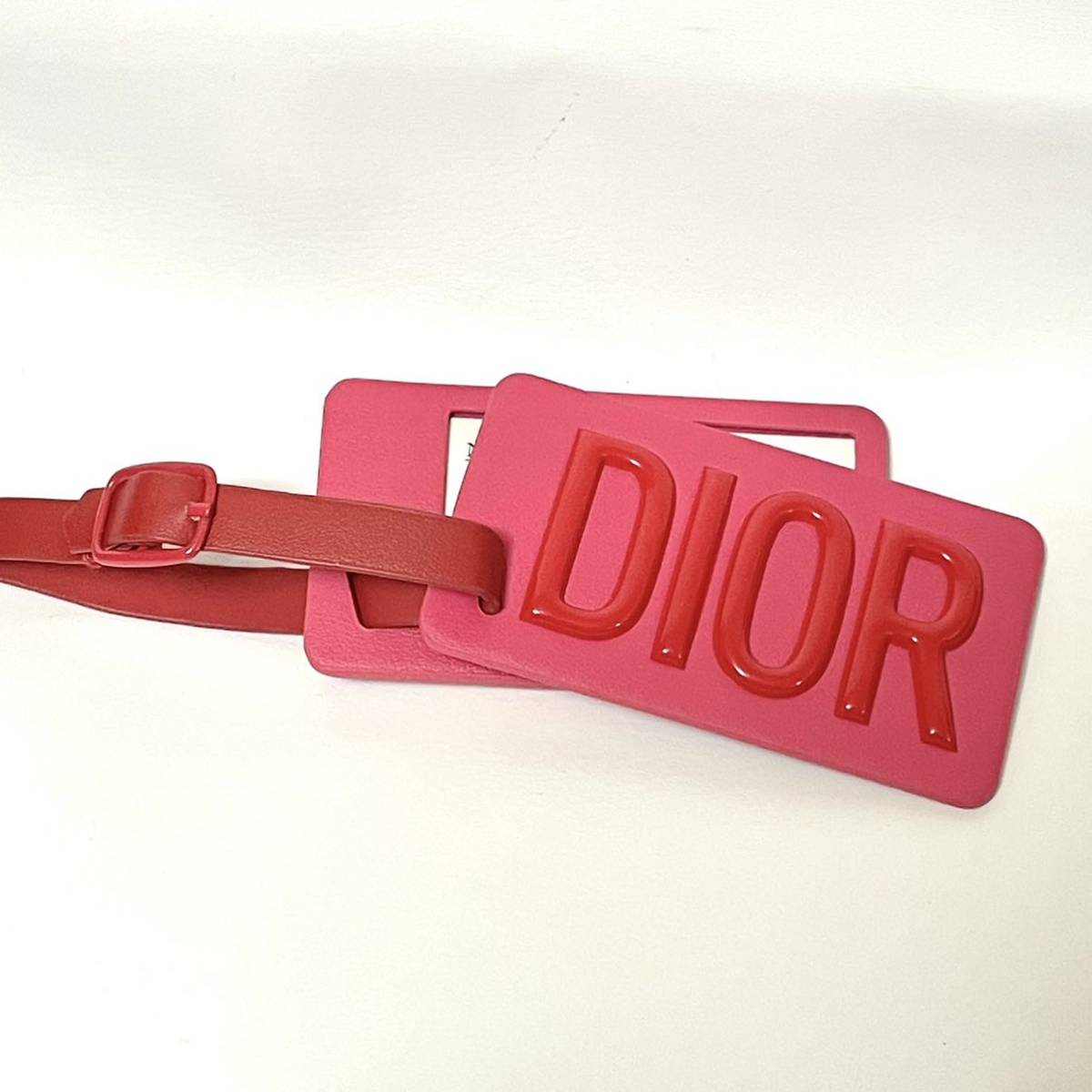 未使用 ディオール DIORロゴ付き ミラー付きネームタグ チャーム ピンク