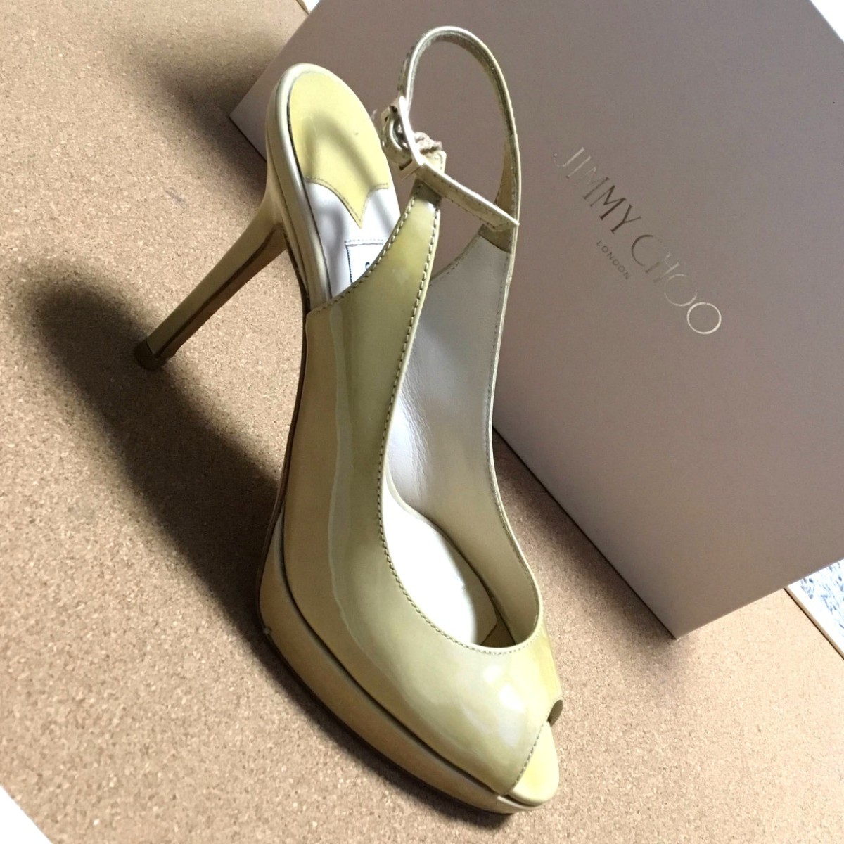 JIMMY CHOO 247 NOVA パテントレザー ヌード