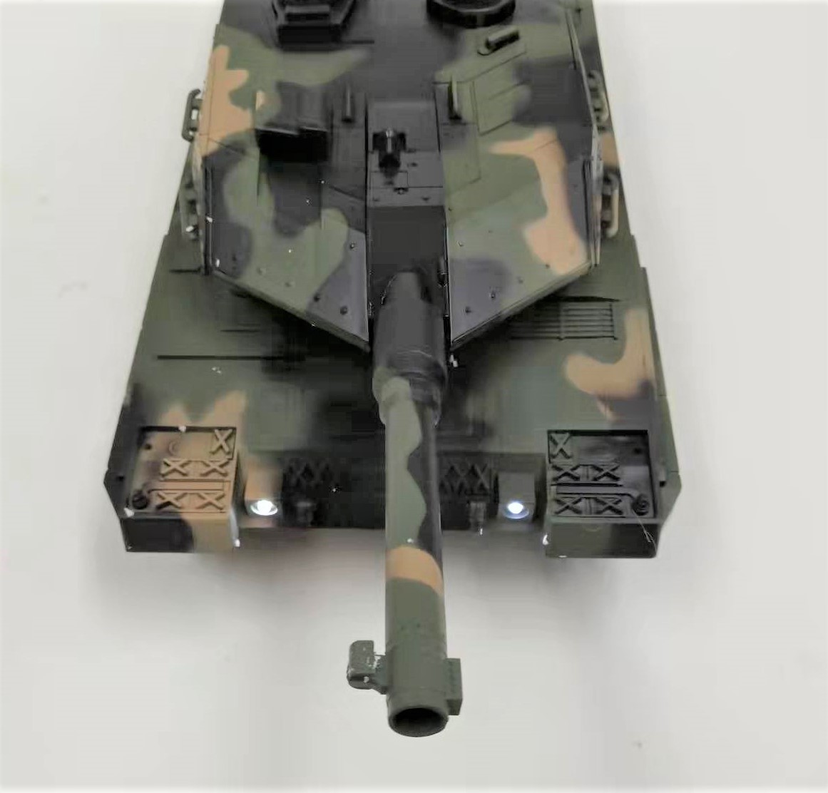 1/24サイズ戦車ラジコン ドイツ レオパルド BB弾発射 赤外線対戦 2.4G