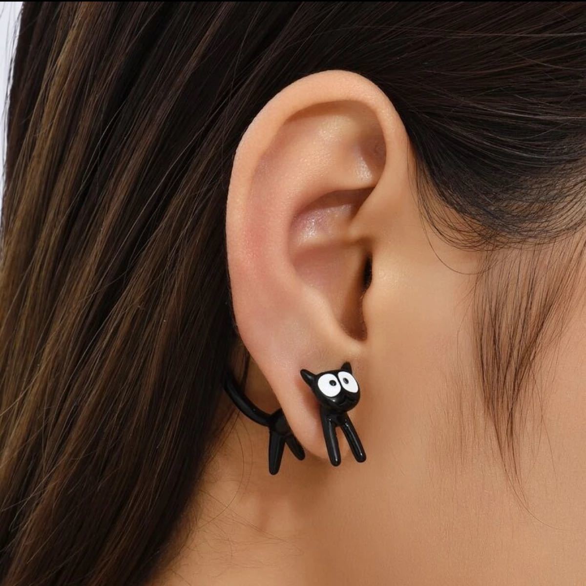黒猫ピアス