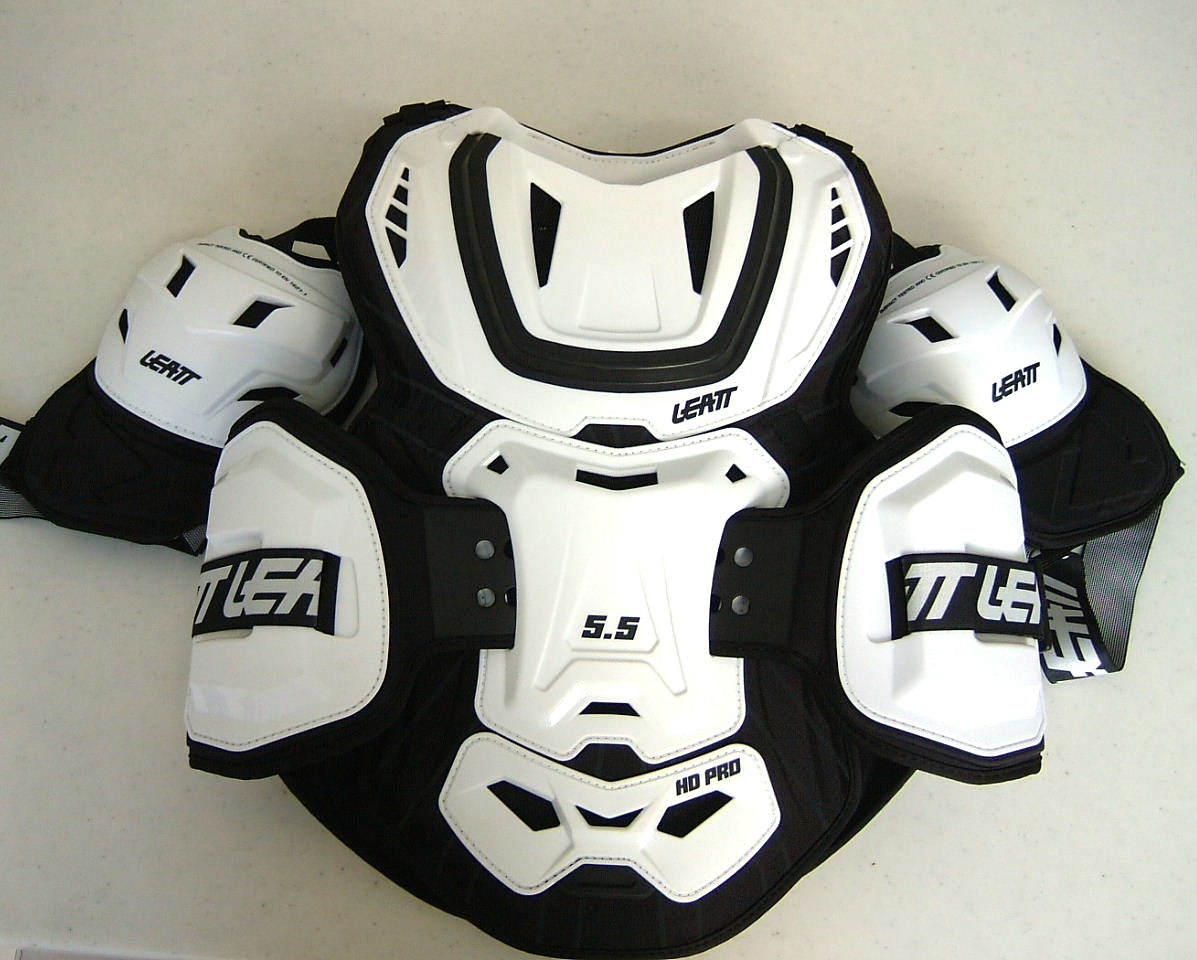 新品 Leatt リアット 5.5 Pro HD Chest Protector プロテクター 上半身