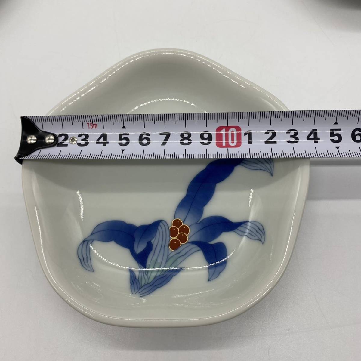 香蘭社 万年青 銘々皿揃 841-FAL4 小皿 取り皿 未使用 箱付き 香蘭社 万年青 銘々皿揃 841-FAL4 小皿 取り皿 未使用 箱付き
