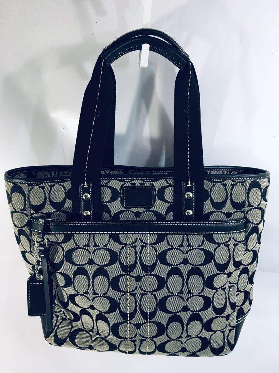 １円★ 美品 コーチ COACH トートバッグ シグネチャー 黒 ブラック チャーム付 ファスナー開閉 ほぼ未使用_画像1