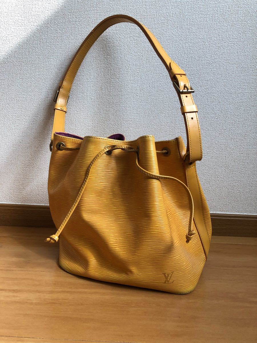 LOUIS VUITTON エピ プチノエ イエロー ショルダーバッグ ヴィトン