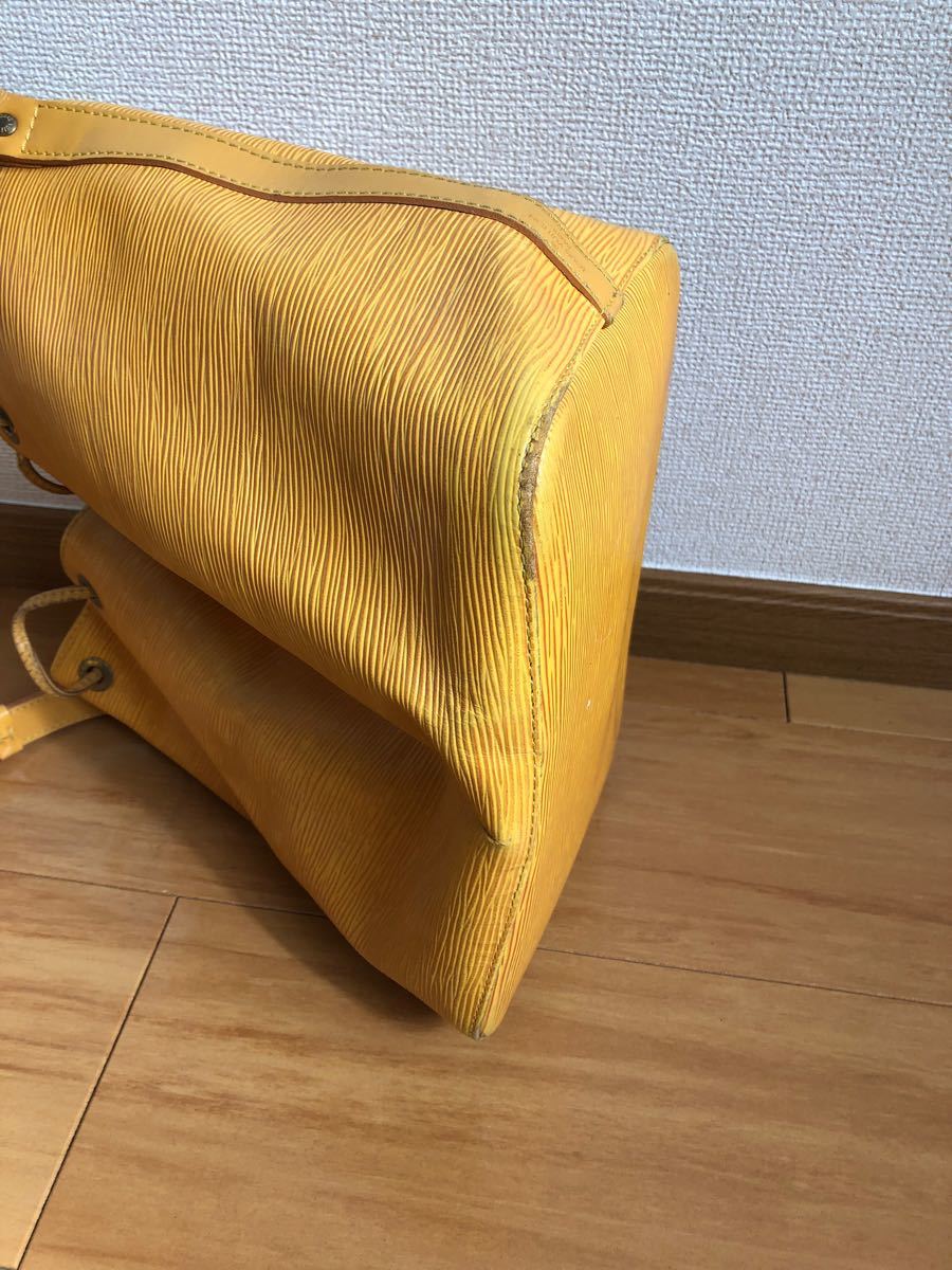 LOUIS VUITTON エピ プチノエ イエロー ショルダーバッグ ヴィトン