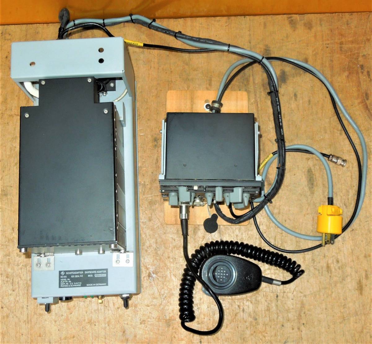 ROHDE & SCHWARZ XD 611S2 UHF(225-399.75MHz) transceiver 