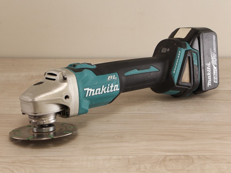makita マキタ 100mm 充電式ディスクグラインダー GA404DN