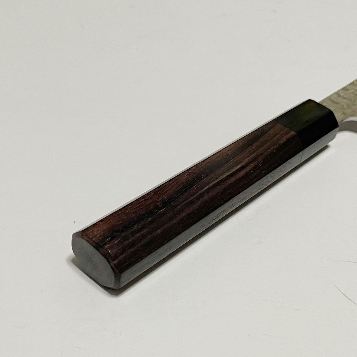 越前黒崎優作 閃光 筋引包丁 240mm 粉末ハイス鋼SG2鎚目打 紫檀 越前黒崎優作 閃光 筋引包丁 240mm 粉末ハイス鋼SG2鎚目打 紫檀