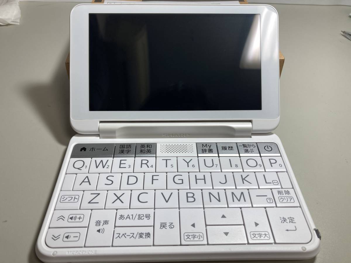 未使用　ほぼ新品★Brain PW-A1-W [ホワイト系] 電子辞書 シャープ(SHARP) タッチパネル対応/音声対応 生活・教養 英語 生活実用 海外旅行_画像1