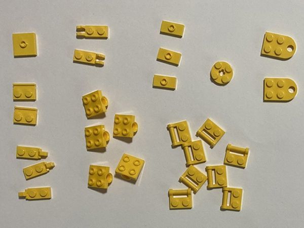 F139　LEGOバラパーツ　黄色　特殊プレート系　まとめて大量㎏_画像1