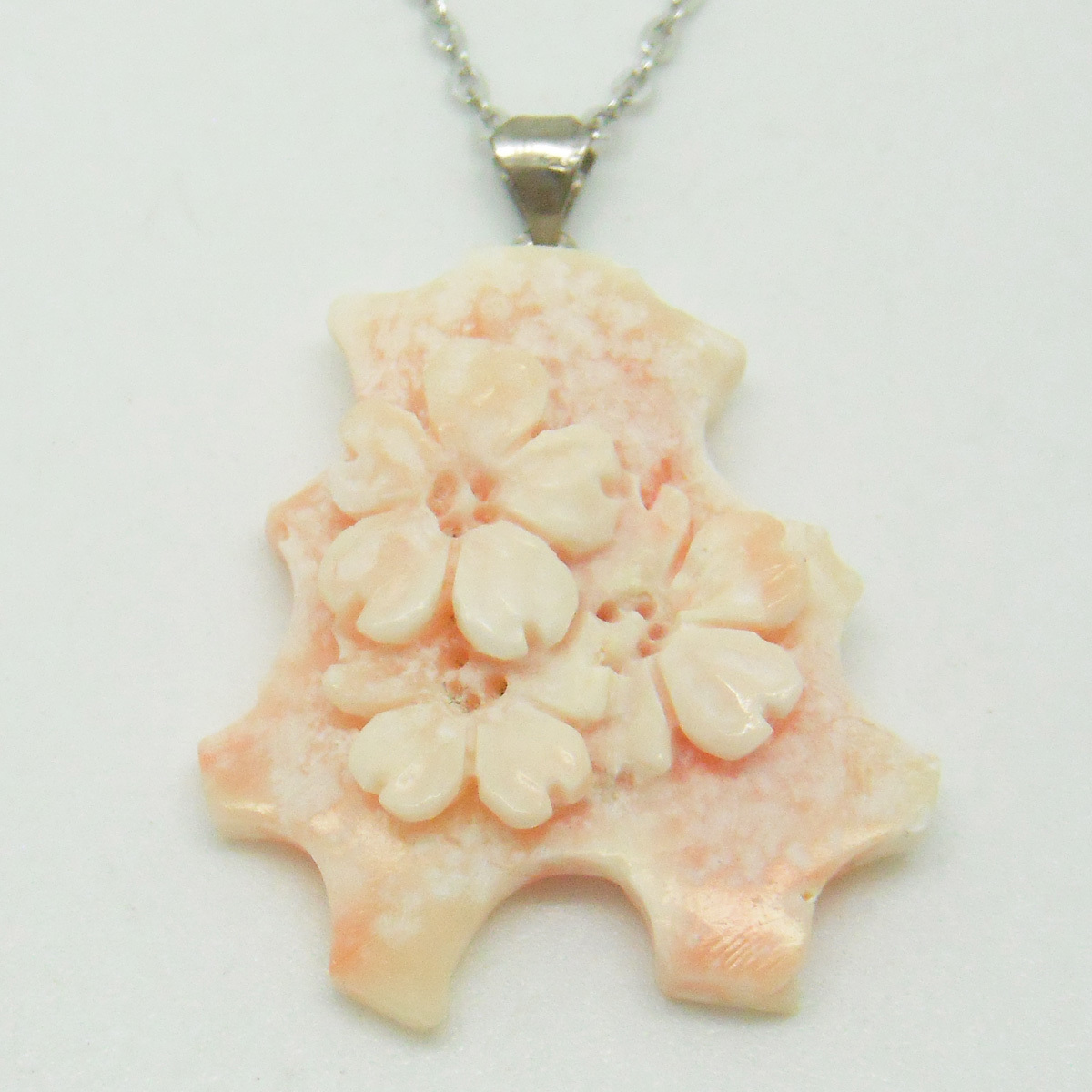  Showa era antique . coral sculpture [..] pendant! gold kind unknown 