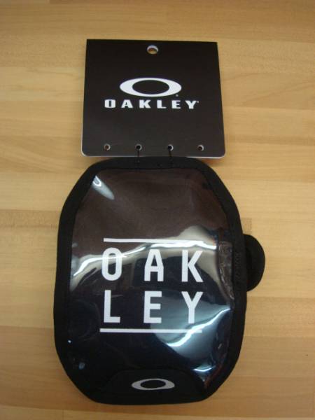 新品OAKLEY(オークリー)ESSENTIAL ARM BAG BLACKOUT 02E