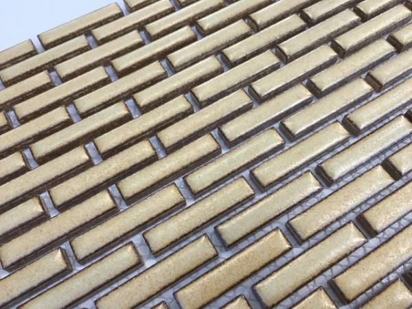 ＤＩＹにモダンなボーダーモザイクタイルシート　內(nèi)裝外裝のDIYにいかがでしょう　窯変ベージュ?。裕?08ウマ