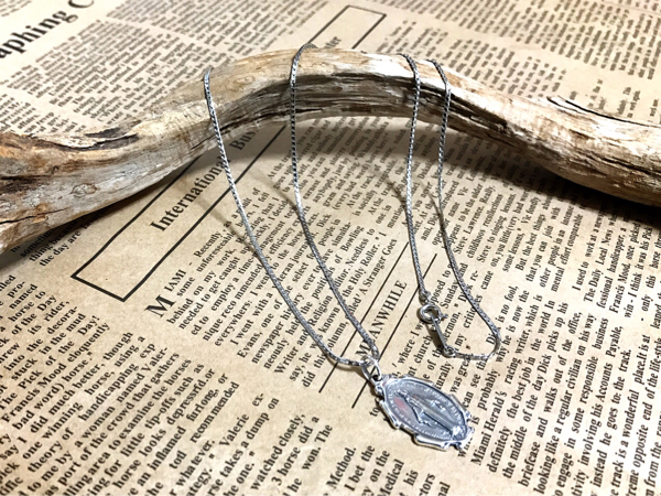 上質◇ヘリンボーンチェーンネックレス◇1.4mm×40cm◇高級サージカルステンレス製◇女性用 ペンダント ネックレスに
