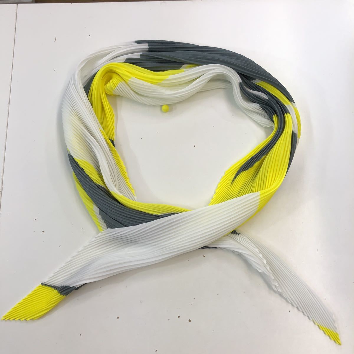 上品 美品 イッセイミヤケ ISSEY MIYAKE スカーフ 20-22112811
