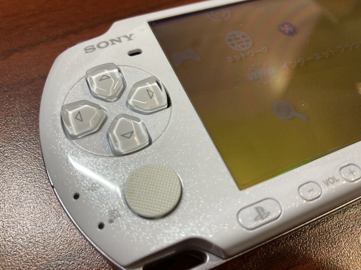 【動作確認済】PSP-3000 ホワイト 美品 ソフト付 送料無料 カバー付 D端子ケーブル バッテリー新品 本体 モンハン 初音ミク いたスト  SONY