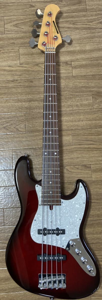 Bacchus 5弦ベースUniverse Series ic.sch.id