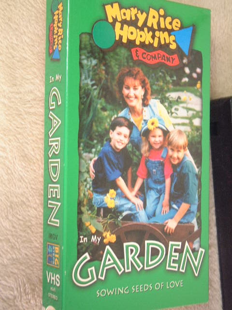 送料最安 230円 VHS10：In My GARDEN　SOWING SEEDS OF LOVE　by Mary Rice Hopkins & COMPANY　完全英語版_画像1