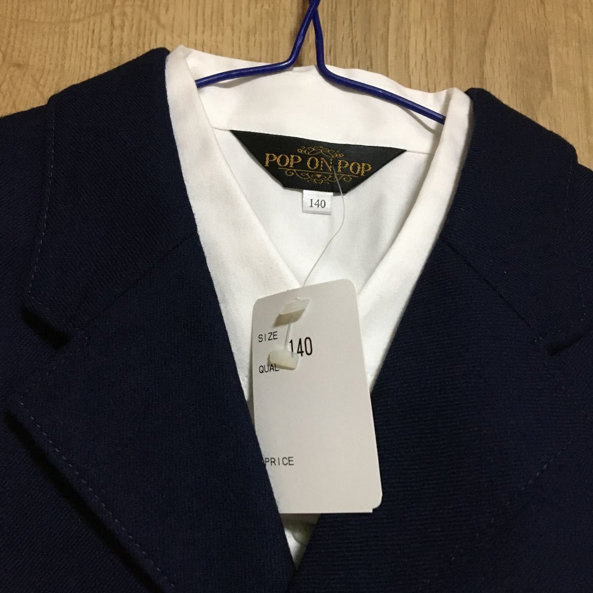 [ новый товар ]POP ON POP* темно-синий костюм полный комплект ( жакет, брюки, рубашка, галстук )* размер 130*.. тип, входить . тип, выход 