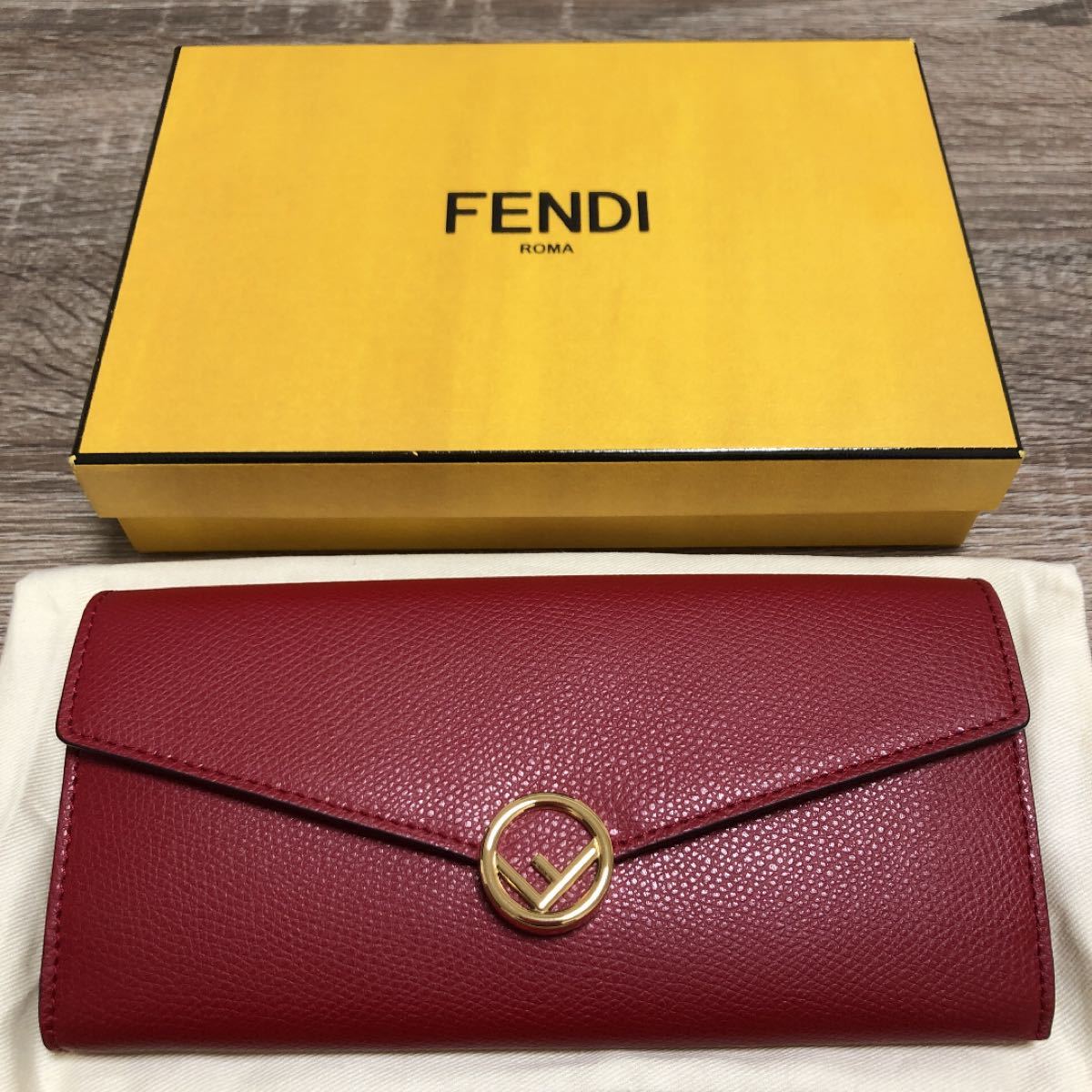 美品 フェンディ エフイズ 長財布 レザー レッド レディース