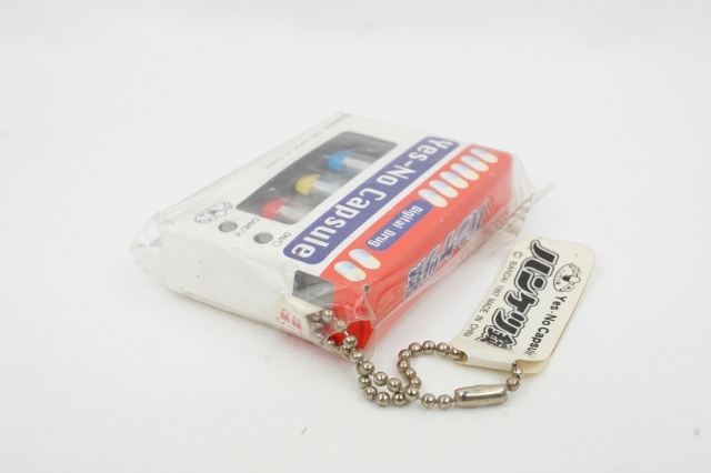  Bandai electron Mini game Yes-No Capsule handle lack pills unopened goods operation not yet verification * 1997 year sale * Heisei era retro * retro * rare goods * BANDAI