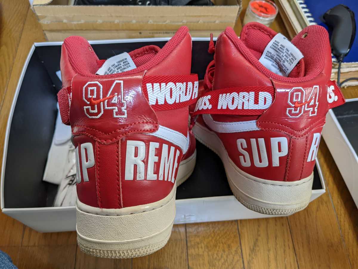 ナイキ　エアフォース1 Supreme 27センチWHITE/RED 美品　値段高騰中_画像3