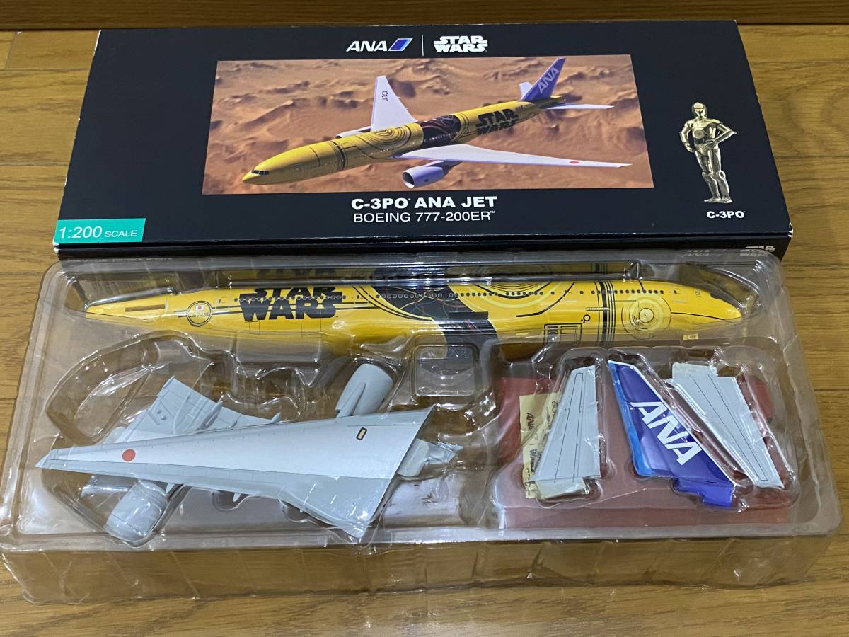 1/200 ANA スターウォーズ C-3PO B777-200ER 1/200 ANA スターウォーズ C-3PO B777-200ER