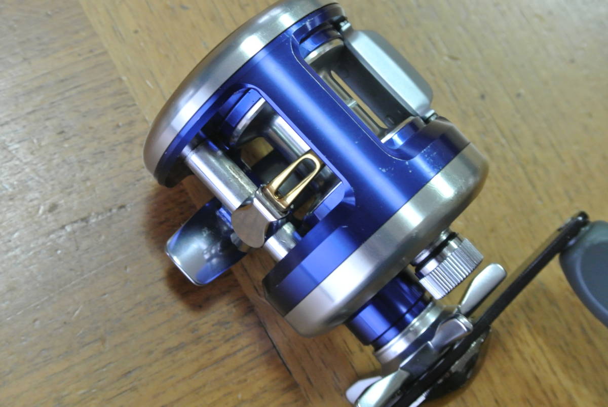 【上品】フィッシング♪♪美品 ダイワ ミリオネア ベイエリアスペシャル 100L 日本製