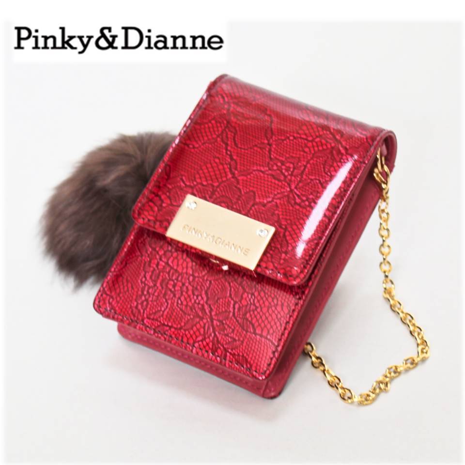 PINKYDIANNE ピンキー ダイアン》新品訳有 ポンポンチャーム付き レースエナメル シガレットケース タバコケース プレゼントにも A5660 PINKYDIANNE ピンキー ダイアン》新品訳有 ポンポンチャーム付き レースエナメル シガレットケース タバコケース プレゼントにも A5660