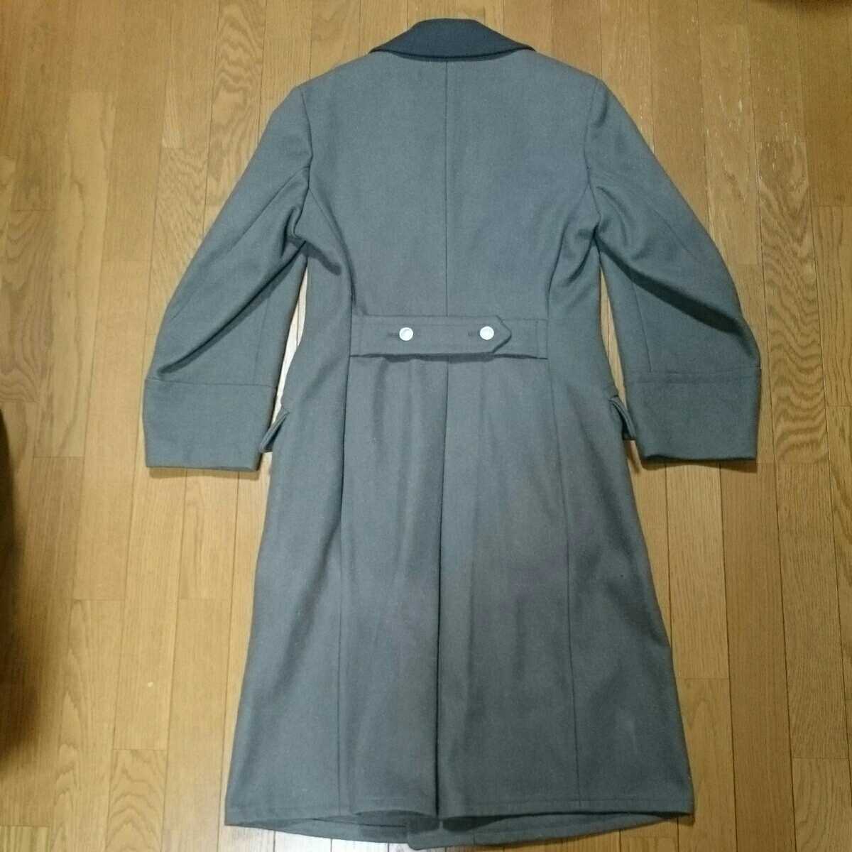 東ドイツ軍 兵下士官用ウールロングコート末期品に比べ造りが違います