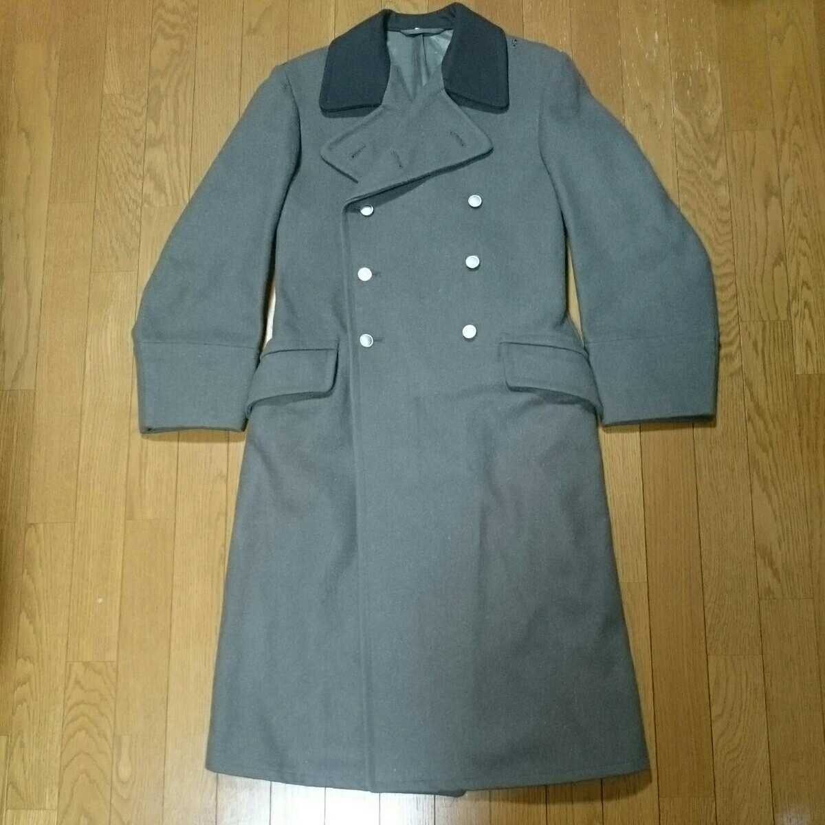 東ドイツ軍 兵下士官用ウールロングコート末期品に比べ造りが違います